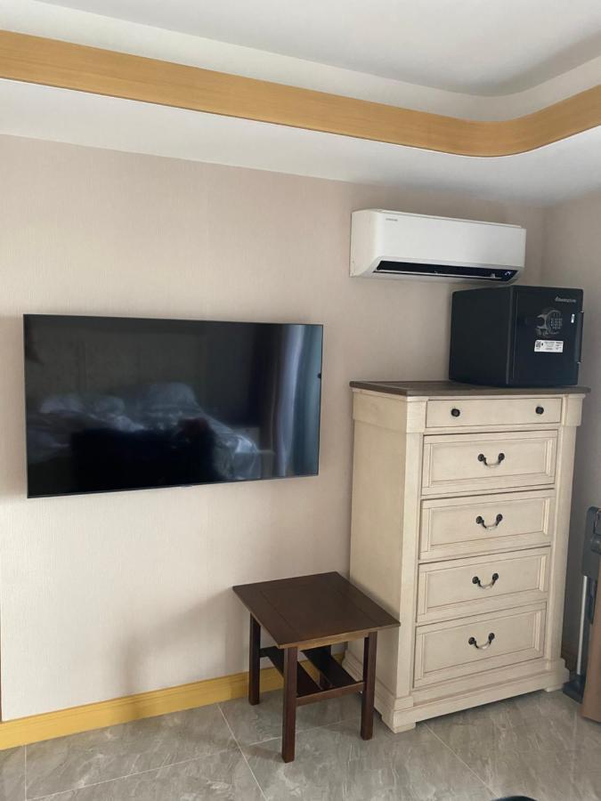 Walking Street Condo Beautiful 1 King Bedroom Angeles Kültér fotó